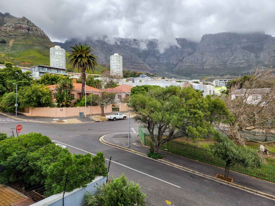 2 Bedroom Property for Sale in Vredehoek Western Cape